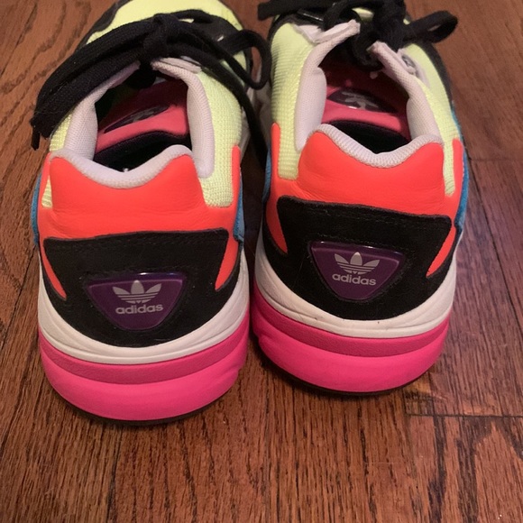 Adidas Colorful Sneaker - Picture 4 of 5